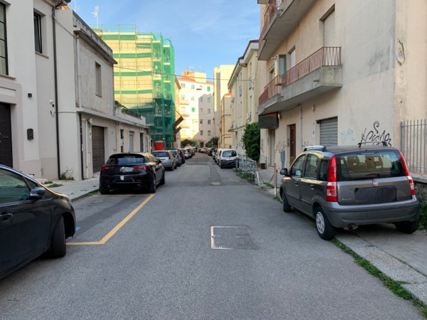 locale commerciale in affitto a Catanzaro in zona Centro Città