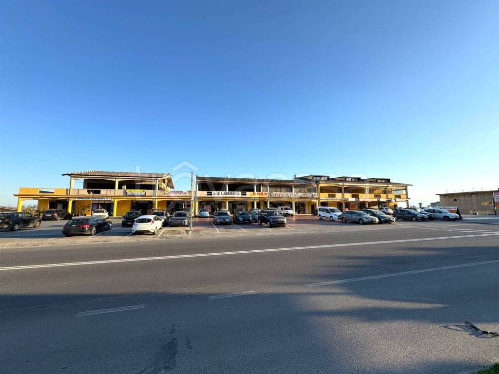 negozio in affitto a Cropani in zona Cropani Marina