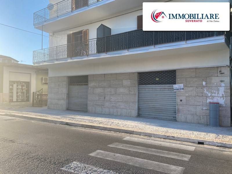 locale commerciale in affitto a Davoli