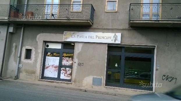 locale commerciale in affitto a Davoli