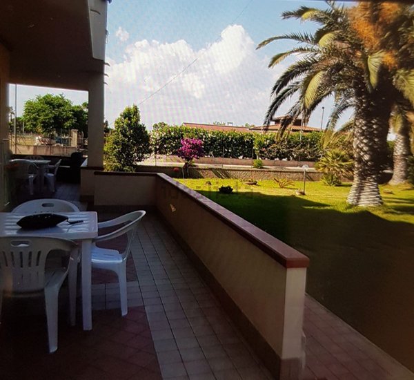 appartamento in affitto a Davoli