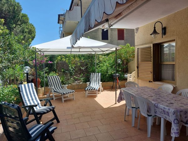 appartamento in affitto a Davoli