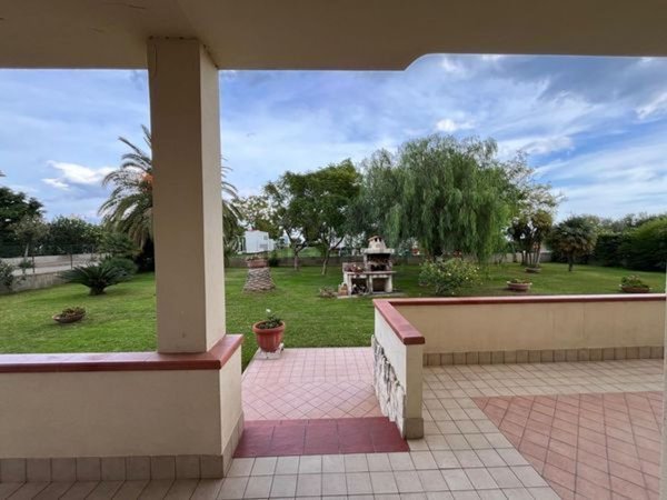 appartamento in affitto a Davoli