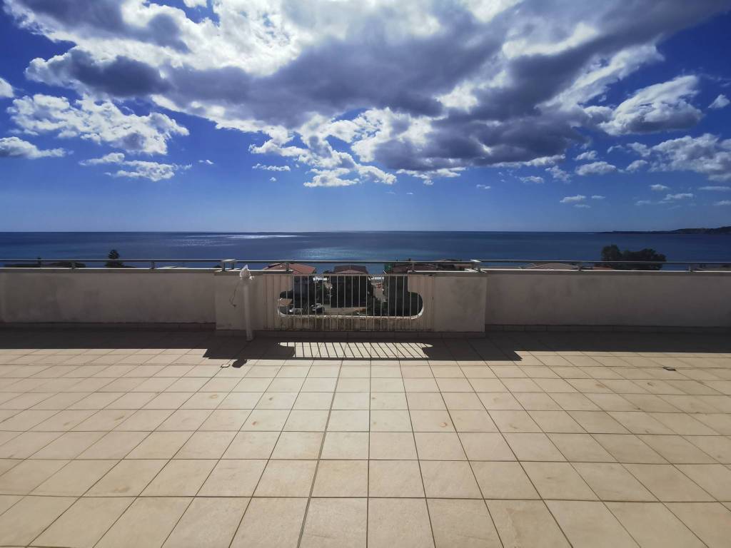 appartamento in affitto a Montepaone in zona Montepaone Lido