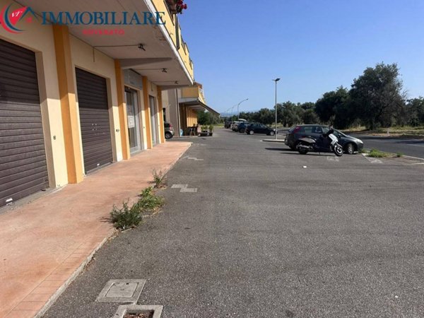 locale commerciale in affitto a Sant'Andrea Apostolo dello Ionio