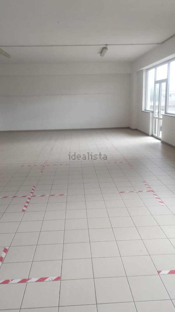 locale commerciale in affitto a Satriano