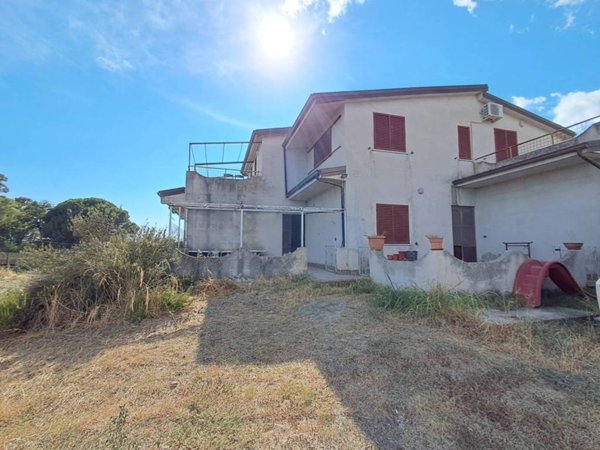 casa indipendente in affitto a Sellia Marina