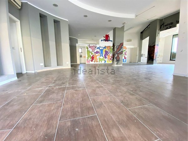 locale commerciale in affitto a Settingiano