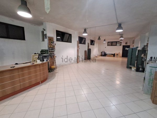 locale commerciale in affitto a Settingiano in zona Martelletto