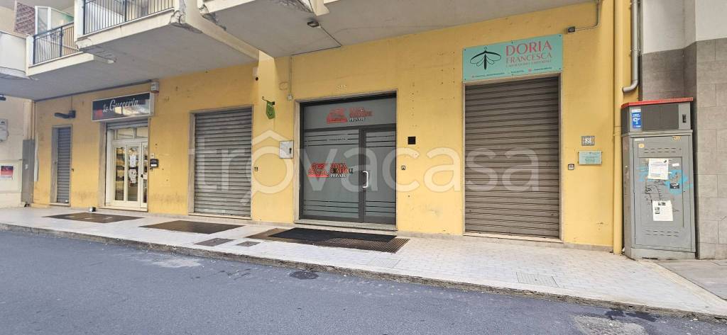 negozio in affitto a Soverato