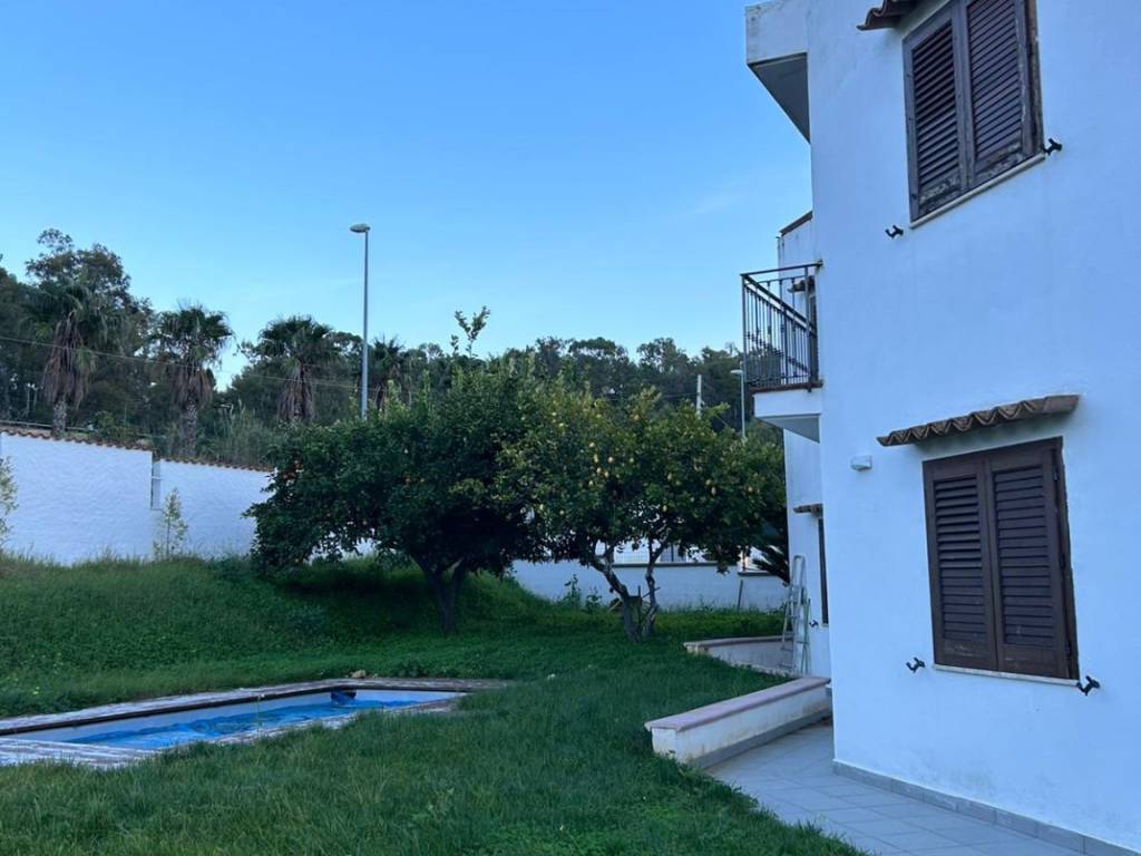 casa indipendente in affitto a Soverato