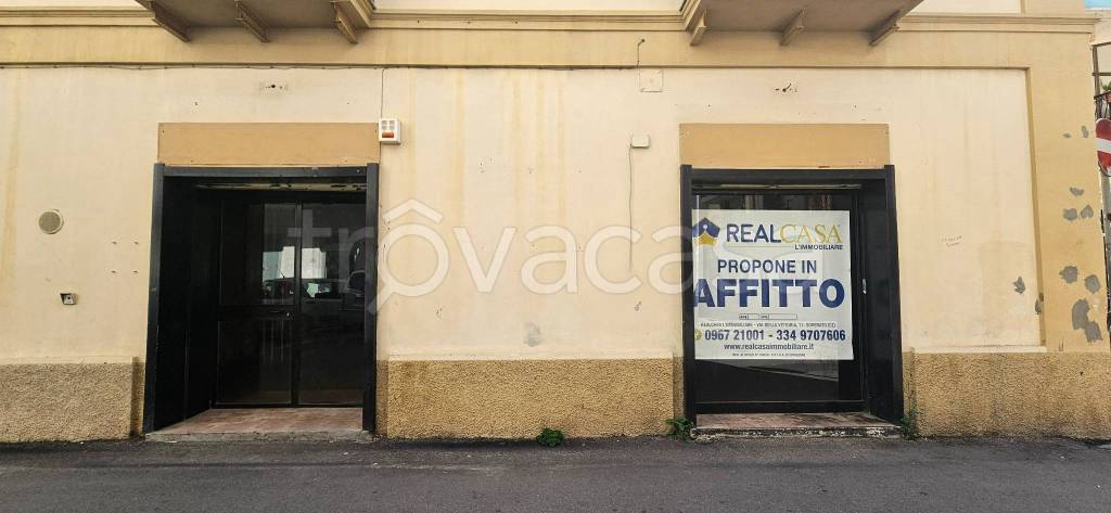 negozio in affitto a Soverato
