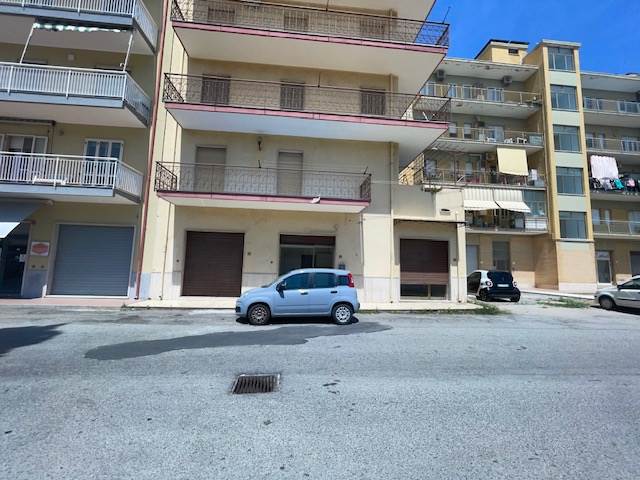 negozio in affitto a Soverato