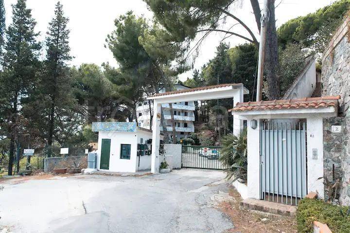 appartamento in affitto a Stalettì in zona Copanello