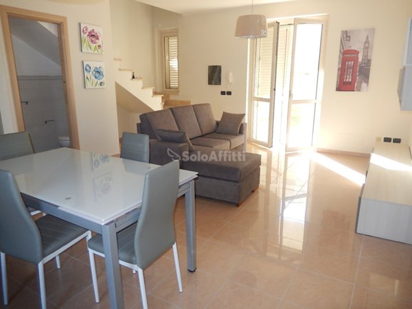 casa indipendente in affitto a Stalettì in zona Pietragrande