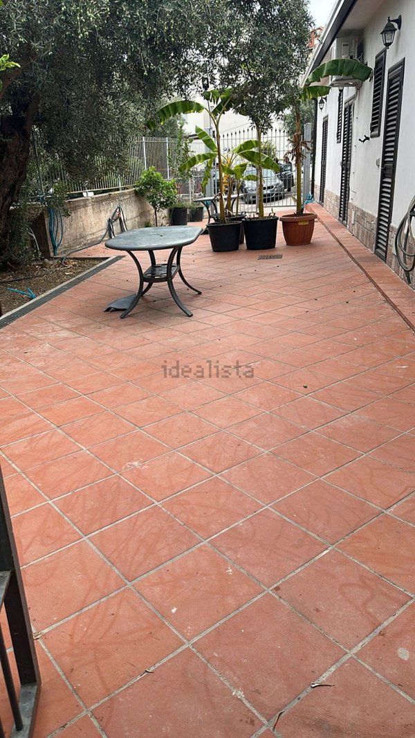 appartamento in affitto a Stalettì in zona Caminia