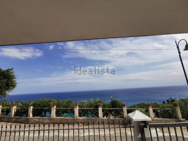 appartamento in affitto a Stalettì in zona Copanello