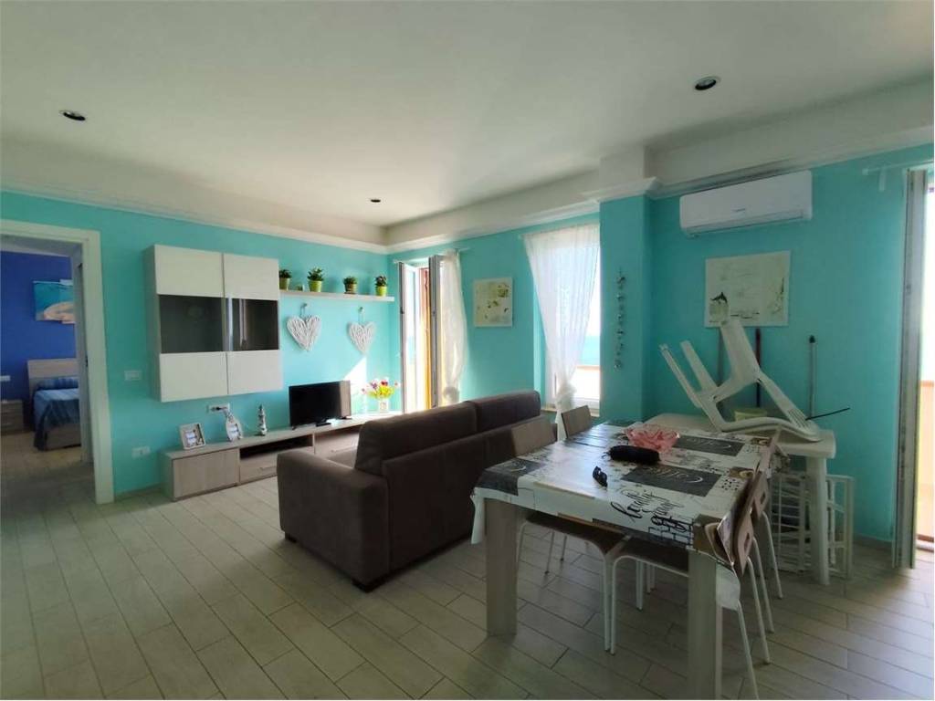 appartamento in affitto a Stalettì in zona Copanello