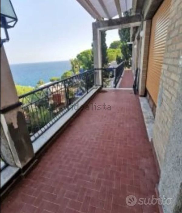 appartamento in affitto a Stalettì in zona Copanello