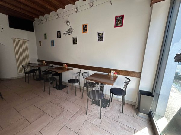 negozio in affitto a Taverna