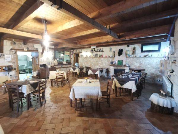 negozio in affitto a Tiriolo in zona Soluri