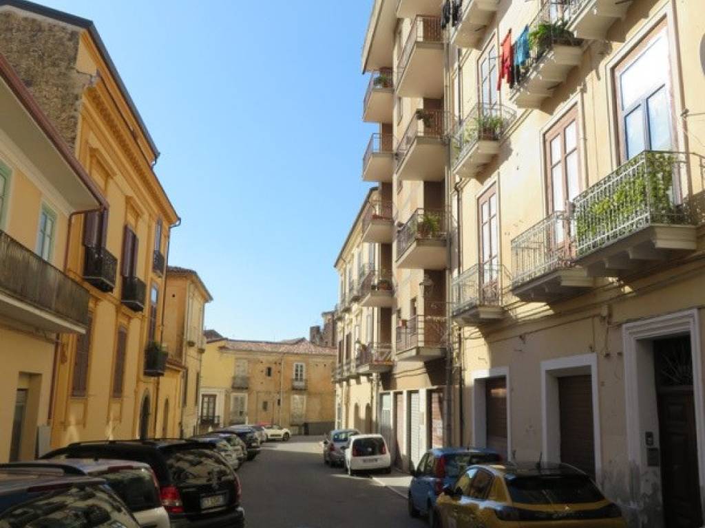 locale commerciale in affitto a Lamezia Terme in zona Nicastro