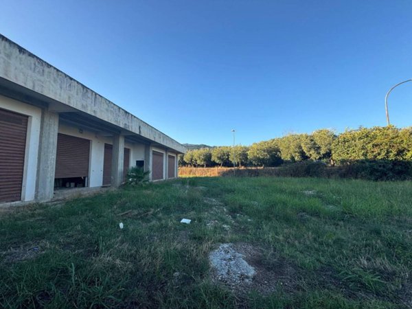 locale commerciale in affitto a Lamezia Terme