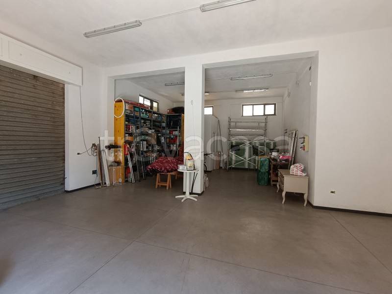 locale commerciale in affitto a Lamezia Terme in zona Sambiase