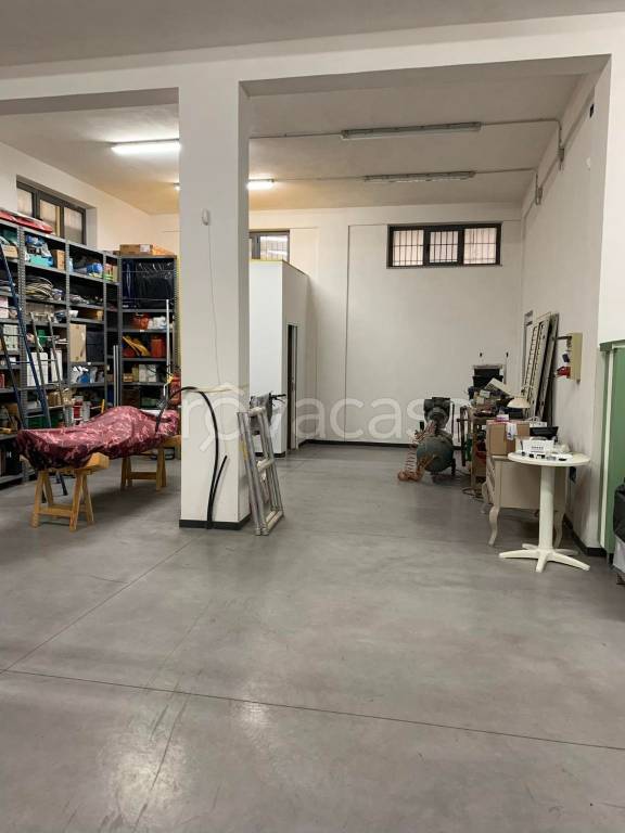 locale commerciale in affitto a Lamezia Terme in zona Sambiase