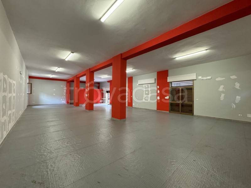 negozio in affitto a Lamezia Terme