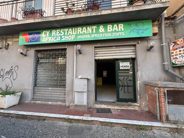 negozio in affitto a Lamezia Terme in zona Sambiase