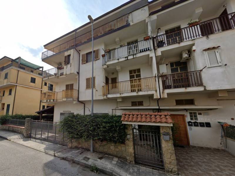 appartamento in affitto a Lamezia Terme in zona Sambiase