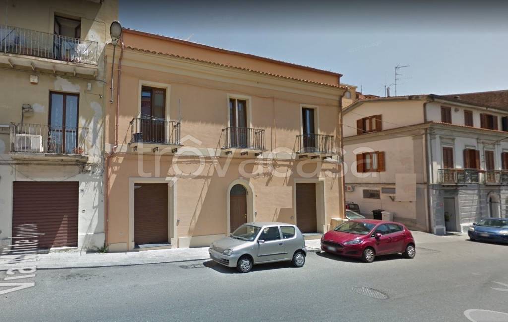 negozio in affitto a Lamezia Terme in zona Nicastro