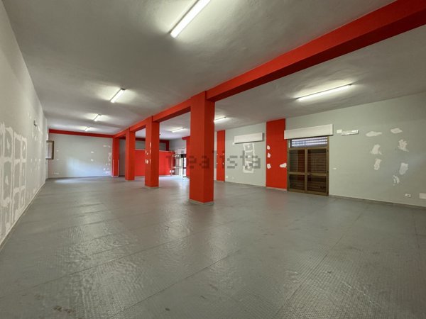 locale commerciale in affitto a Lamezia Terme
