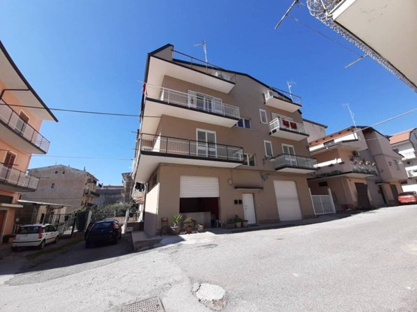 locale commerciale in affitto a Lamezia Terme in zona Sambiase