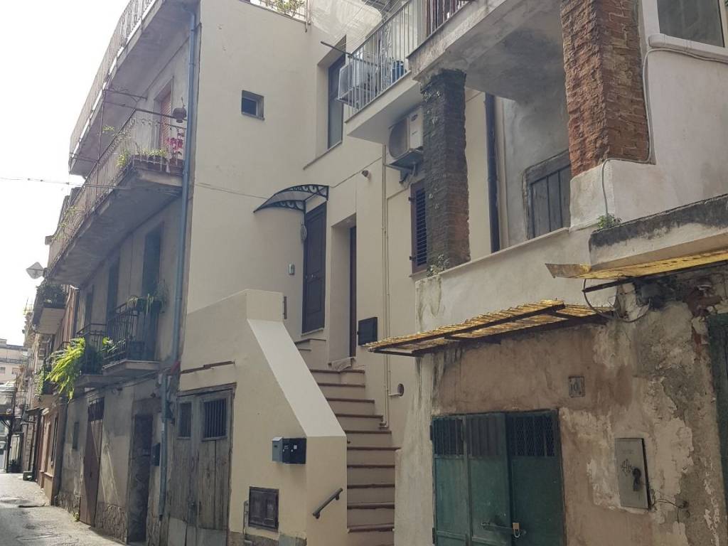 appartamento in affitto a Lamezia Terme in zona Nicastro