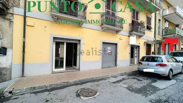 locale commerciale in affitto a Lamezia Terme in zona Sambiase