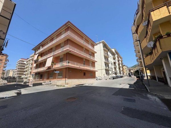 appartamento in affitto a Lamezia Terme in zona Sambiase