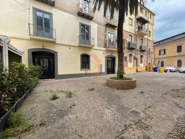 negozio in affitto a Lamezia Terme in zona Nicastro