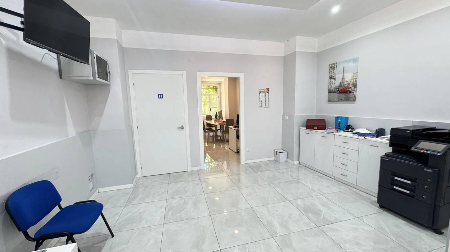 locale commerciale in affitto a Lamezia Terme in zona Sambiase