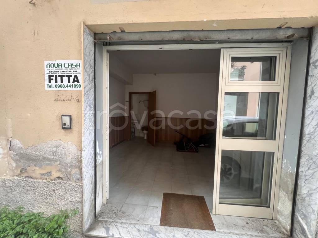 negozio in affitto a Lamezia Terme