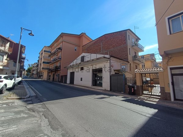 locale commerciale in affitto a Lamezia Terme