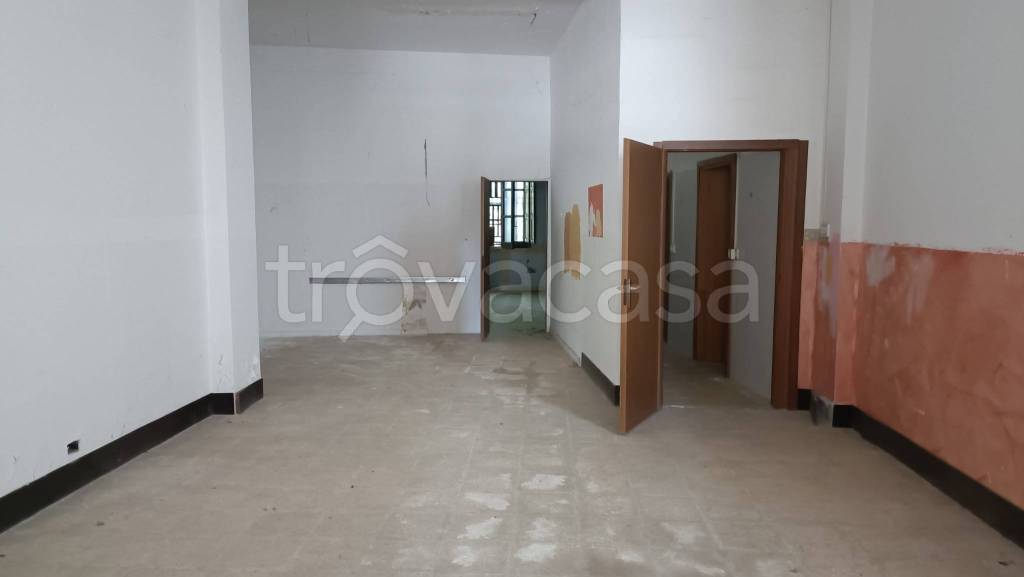 negozio in affitto a Lamezia Terme
