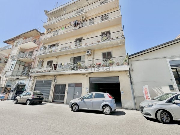locale di sgombero in affitto a Lamezia Terme