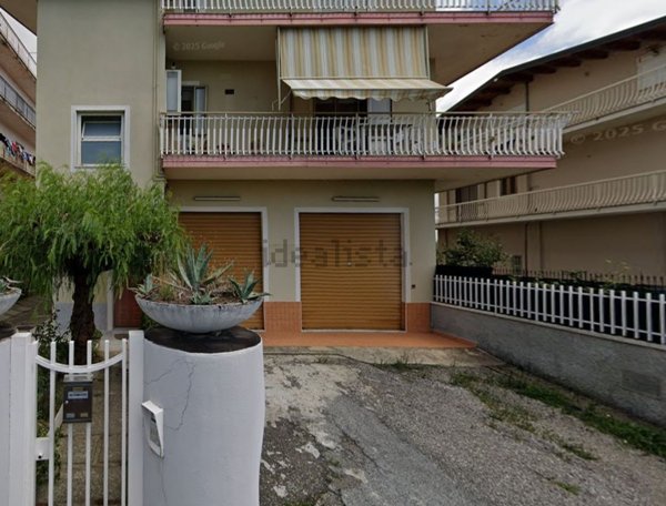 locale commerciale in affitto a Lamezia Terme