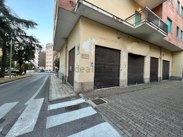 locale di sgombero in affitto a Lamezia Terme