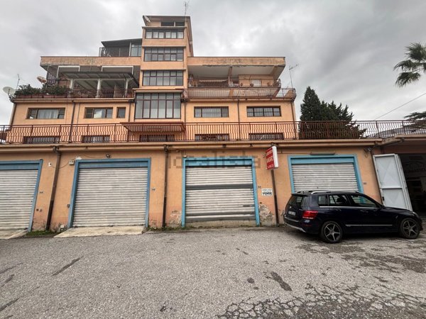 locale commerciale in affitto a Lamezia Terme