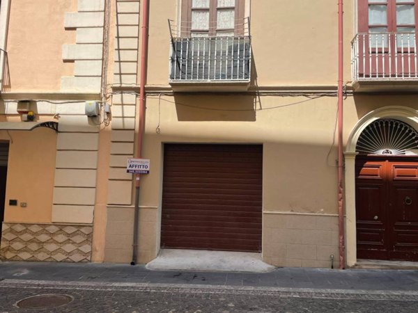 locale commerciale in affitto a Lamezia Terme in zona Nicastro