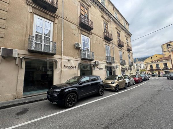 negozio in affitto a Lamezia Terme in zona Nicastro