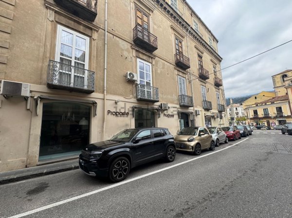 locale commerciale in affitto a Lamezia Terme in zona Nicastro